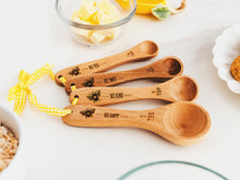 Load image into Gallery viewer, Baking box, Bee gifts, Bee hive, Measuring cups, Wood measuring spoons, Gift set for mom, Baking gifts,
